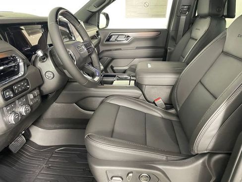 New 2026 GMC Yukon Denali w/ Denali Reserve Package image 2