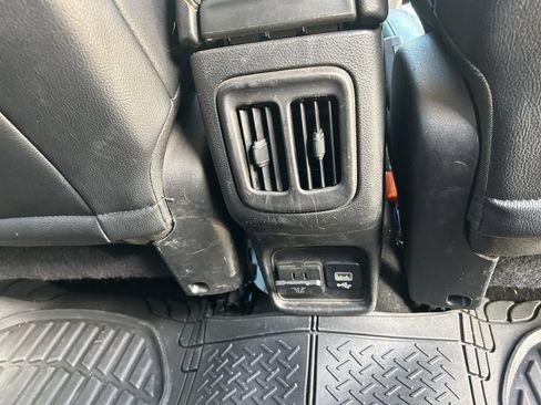 Used 2017 Jeep Compass Limited w/ Navigation Group AWD/4WD image 15