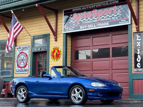 Used 1999 MAZDA MX-5 Miata 10th Anniversary Edition image 1