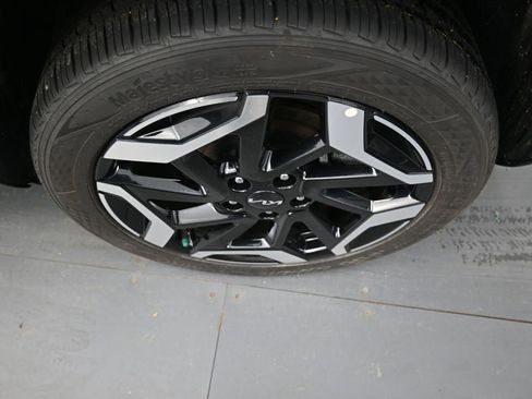 Used 2024 Kia Seltos SX AWD/4WD image 9
