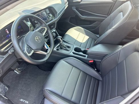 Used 2023 Volkswagen Jetta SE w/ Panoramic Sunroof Package FWD image 11