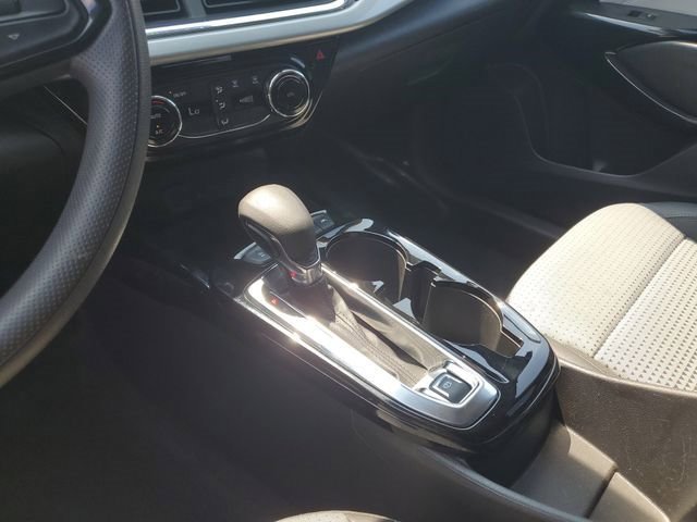 Used 2025 Chevrolet Trax LT FWD image 23