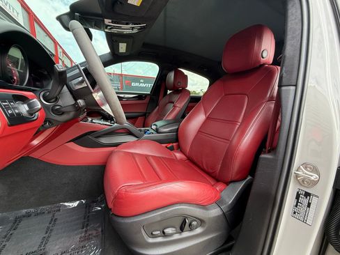 Used 2023 Porsche Cayenne GTS AWD/4WD image 20