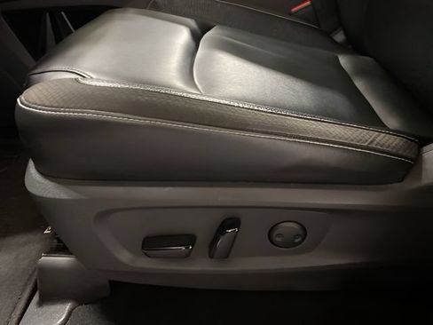 Certified 2022 Nissan Pathfinder SL AWD/4WD image 11