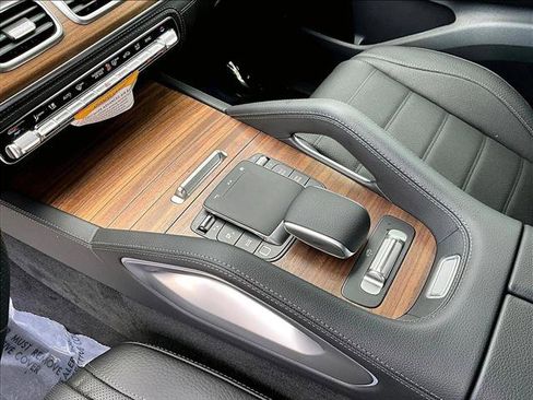New 2026 Mercedes-Benz GLS 580 4MATIC image 10