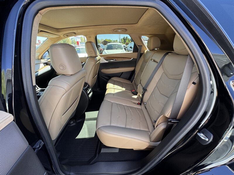 Used 2021 Cadillac XT5 Sportv w/ Platinum Package AWD/4WD image 29