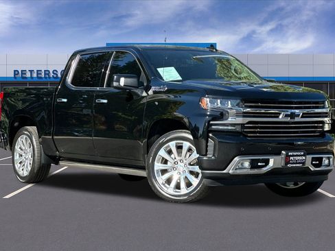 Used 2022 Chevrolet Silverado 1500 High Country w/ Technology Package image 2