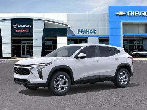 New 2026 Chevrolet Trax LS w/ LS Convenience Package image 2