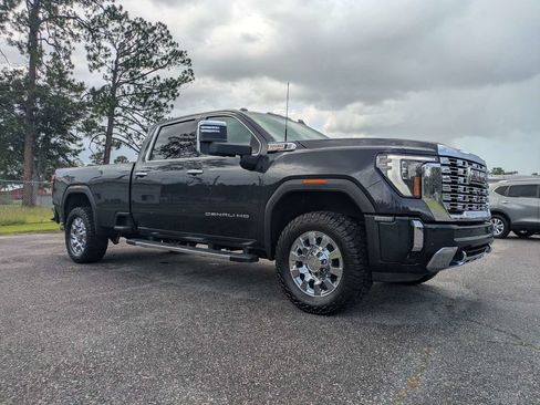 Used 2024 GMC Sierra 2500 Denali w/ Denali Reserve Package AWD/4WD image 2