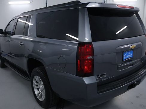 Used 2019 Chevrolet Suburban LT image 5