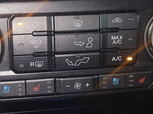 Used 2018 Ford F150 Raptor w/ Equipment Group 802A Luxury image 30