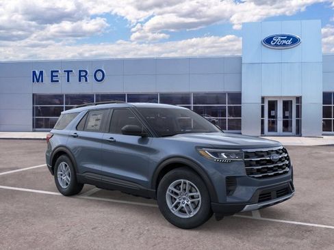 Used 2026 Ford Explorer Active AWD/4WD image 1