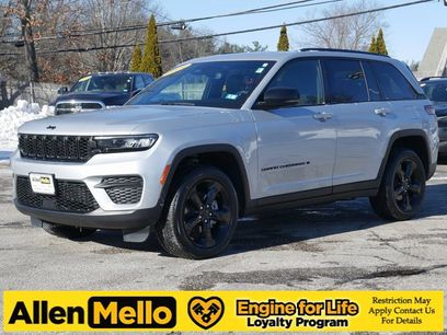 Used 2024 Jeep Grand Cherokee Altitude