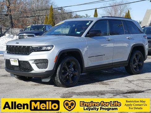 Used 2024 Jeep Grand Cherokee Altitude image 1