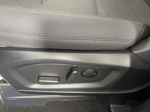 Used 2026 Ford Explorer Active AWD/4WD image 15