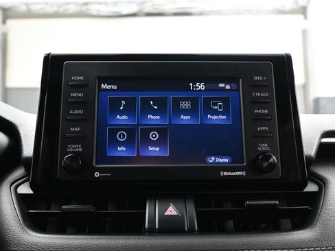 Used 2021 Toyota RAV4 LE AWD/4WD image 18
