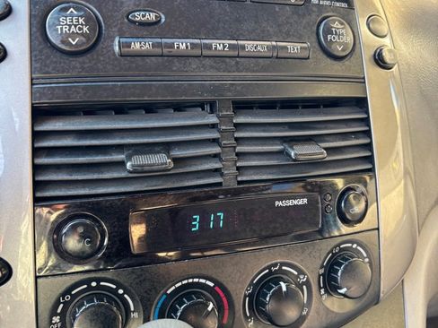 Used 2006 Toyota Sienna CE image 11