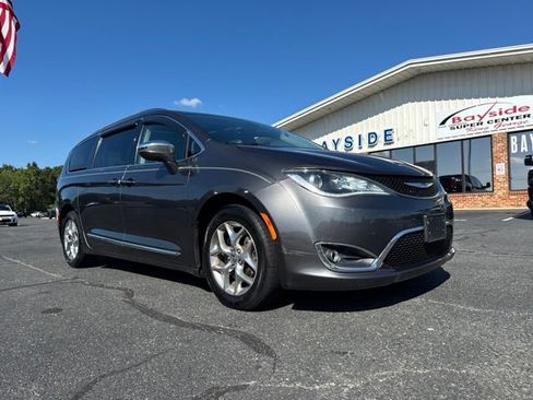 Certified 2019 Chrysler Pacifica Limited FWD image 2