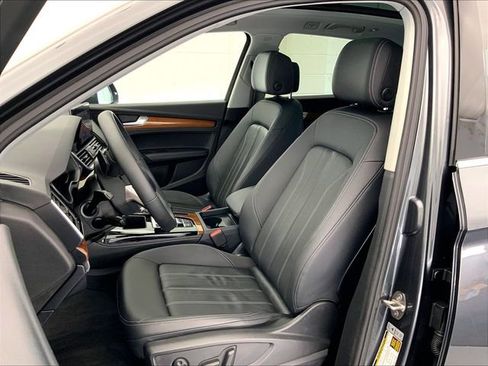 Used 2023 Audi Q5 2.0T Premium Plus w/ Premium Plus Package AWD/4WD image 5