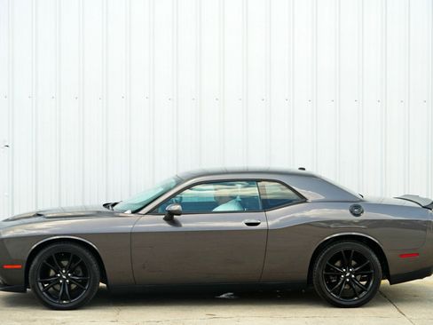 Used 2018 Dodge Challenger SXT w/ Blacktop Package image 38