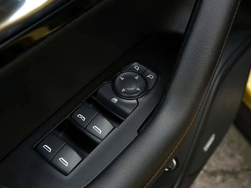 Used 2022 Chevrolet Blazer RS w/ Enhanced Convenience Package image 15