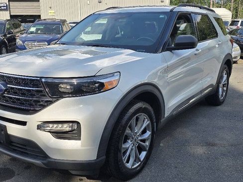 Used 2020 Ford Explorer XLT w/ Equipment Group 202A AWD/4WD image 1