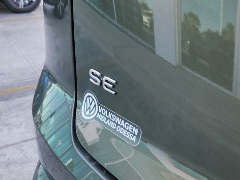 New 2026 Volkswagen Atlas Cross Sport SE image 10