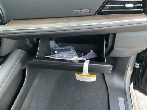 New 2026 Chevrolet Suburban High Country image 32