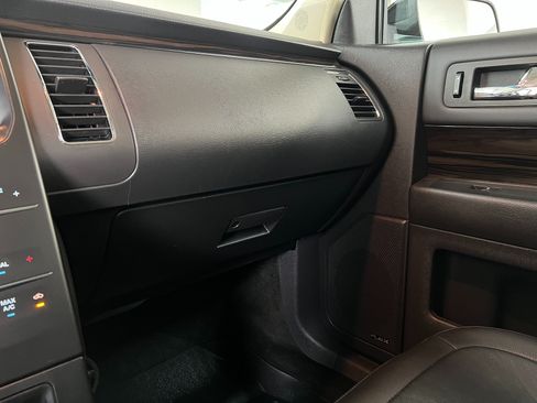 Used 2016 Ford Flex SEL w/ Equipment Group 202A AWD/4WD image 17