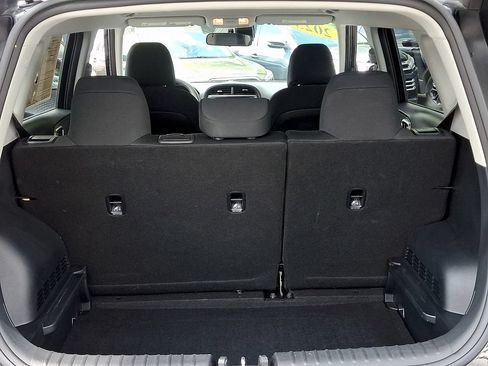 Used 2025 Kia Soul LX w/ LX Technology Package FWD image 28