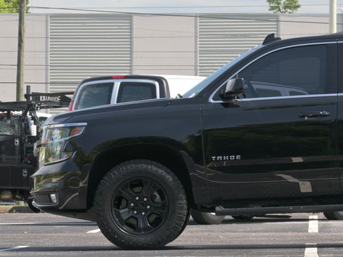 Used 2019 Chevrolet Tahoe LT w/ Luxury Package AWD/4WD image 5