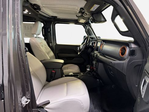 Used 2020 Jeep Gladiator Mojave AWD/4WD image 26