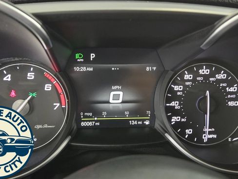 Used 2019 Alfa Romeo Giulia AWD image 12