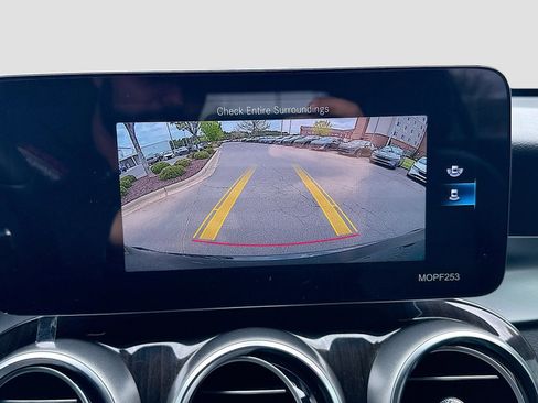 Used 2020 Mercedes-Benz GLC 300 4MATIC image 13