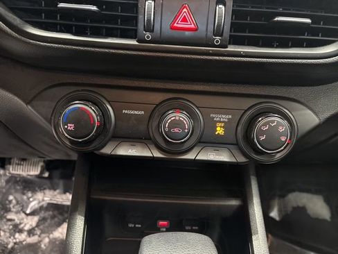 Certified 2023 Kia Forte LXS w/ LXS Technology Package image 25