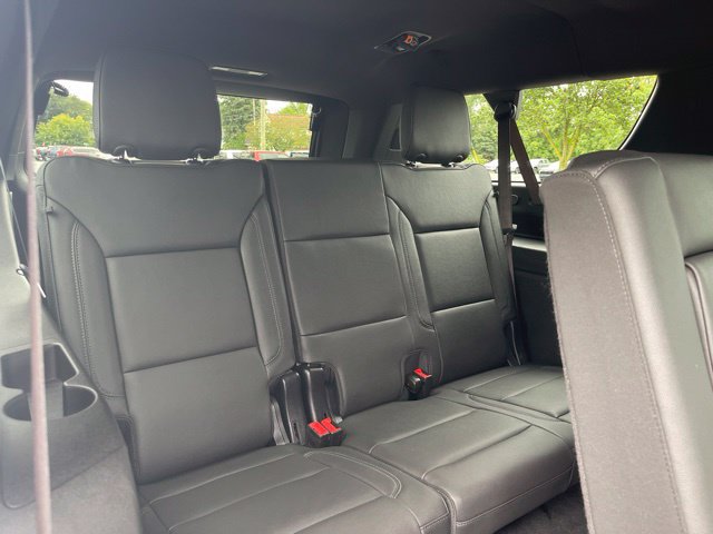 Used 2025 Chevrolet Suburban LT w/ Comfort Package AWD/4WD image 37