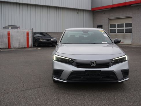 Used 2023 Honda Civic Sport image 2