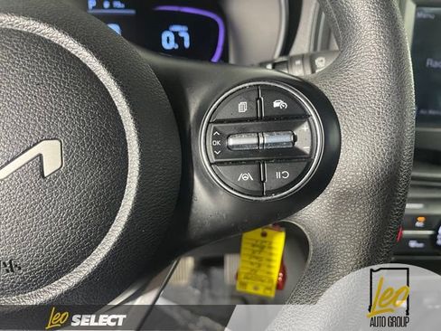 Used 2025 Kia Soul LX FWD image 17