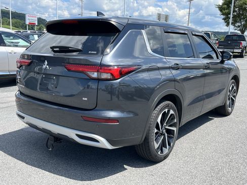Used 2024 Mitsubishi Outlander SE AWD/4WD image 6
