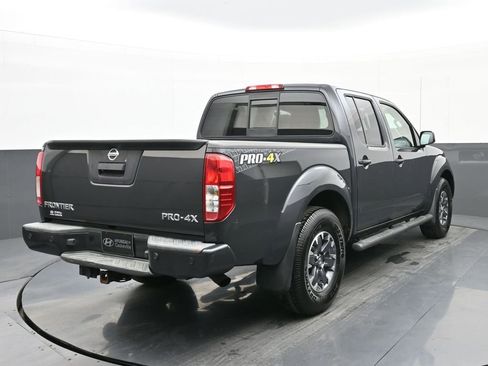 Used 2015 Nissan Frontier PRO-4X image 3