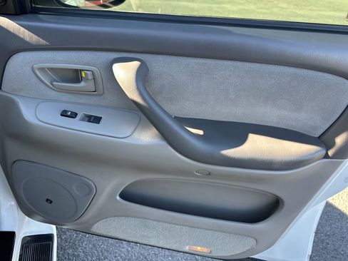 Used 2005 Toyota Sequoia SR5 image 12