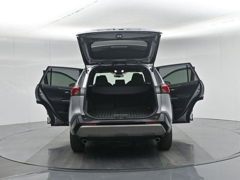 Used 2025 Toyota RAV4 SE image 36