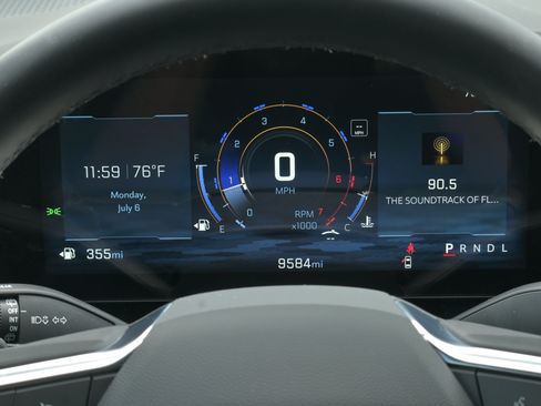 Used 2026 Chevrolet Equinox LT FWD image 27