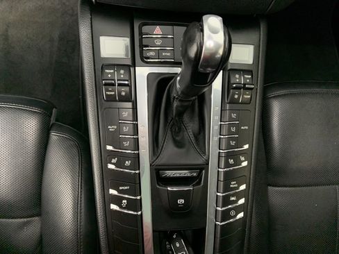 Used 2018 Porsche Macan Sport Edition image 15