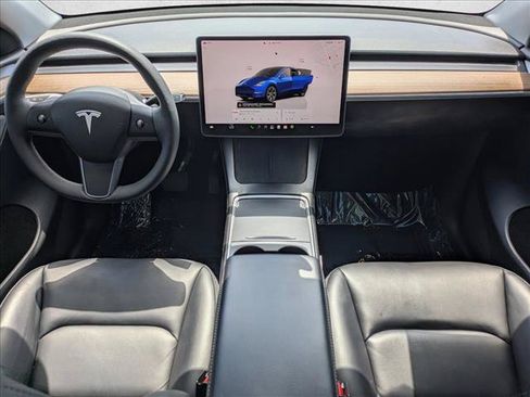 Used 2024 Tesla Model Y Long Range AWD/4WD image 17