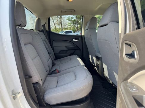 Used 2018 Chevrolet Colorado LT AWD/4WD image 17