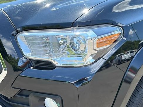 Certified 2023 Toyota Tacoma SR5 AWD/4WD image 7