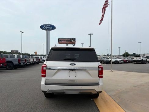 Used 2019 Ford Expedition XLT w/ Equipment Group 202A RWD image 4