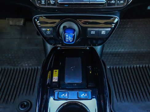 Used 2022 Toyota Prius XLE image 29