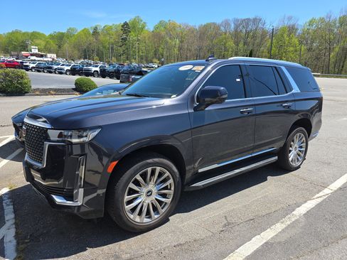 Used 2023 Cadillac Escalade Premium Luxury w/ Performance Package image 4